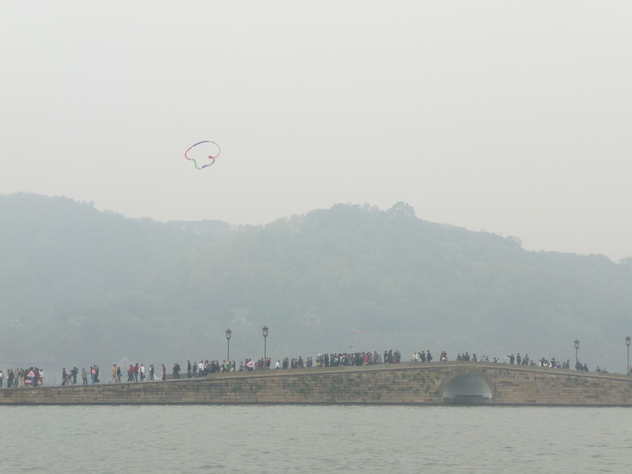 Huangzhou - West Lake bridge and kite