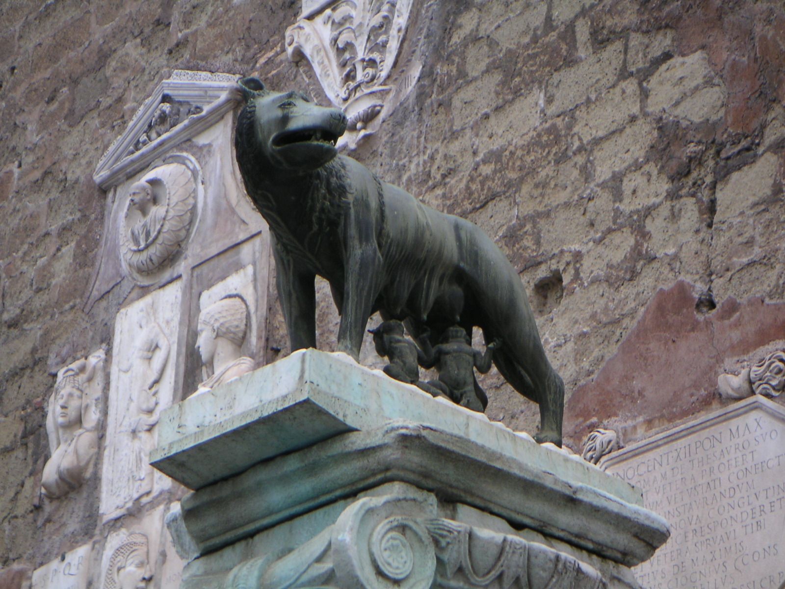 Roman Forum: twins