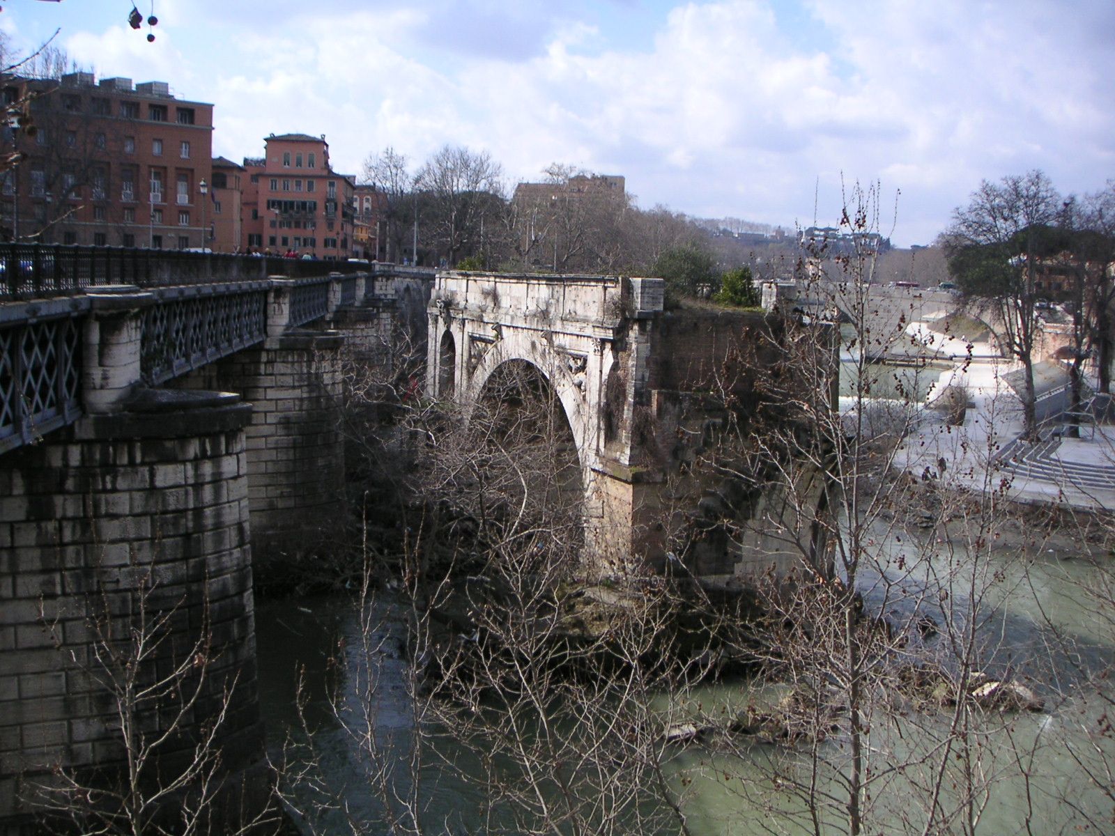 Ponte Rotto
