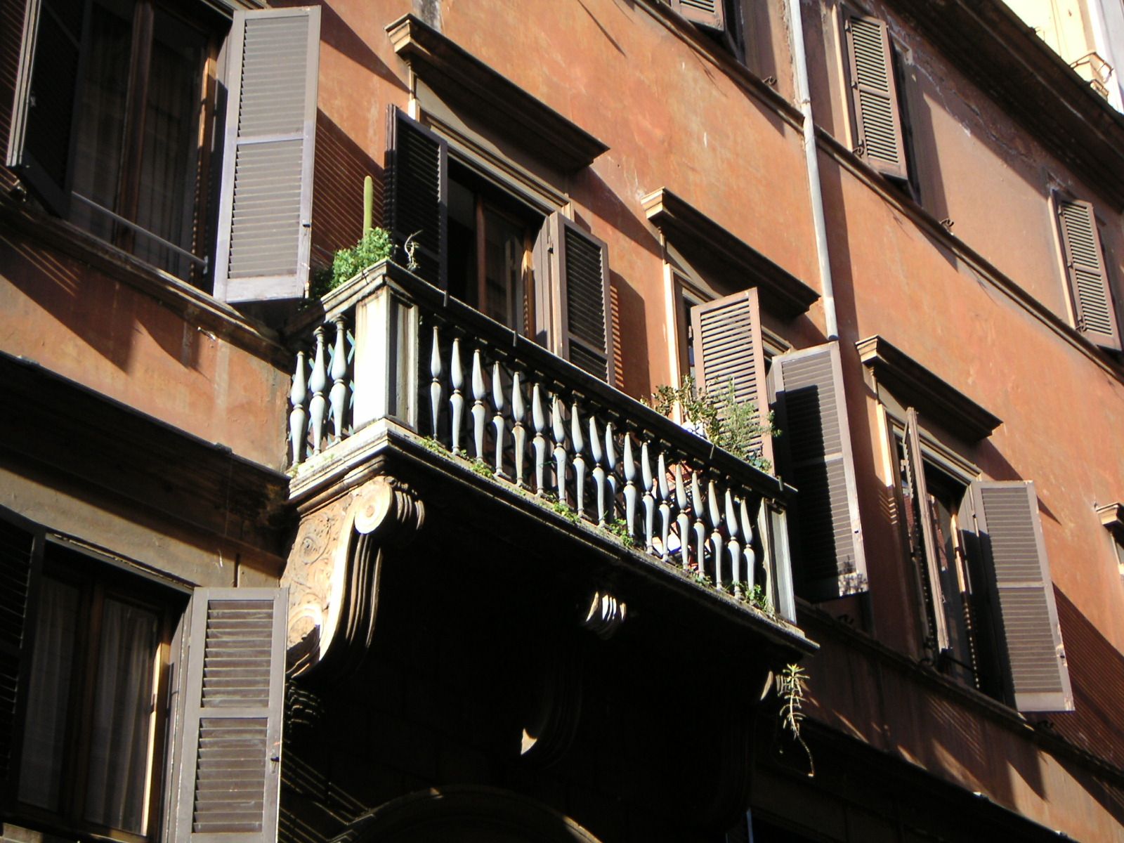Roman balcony