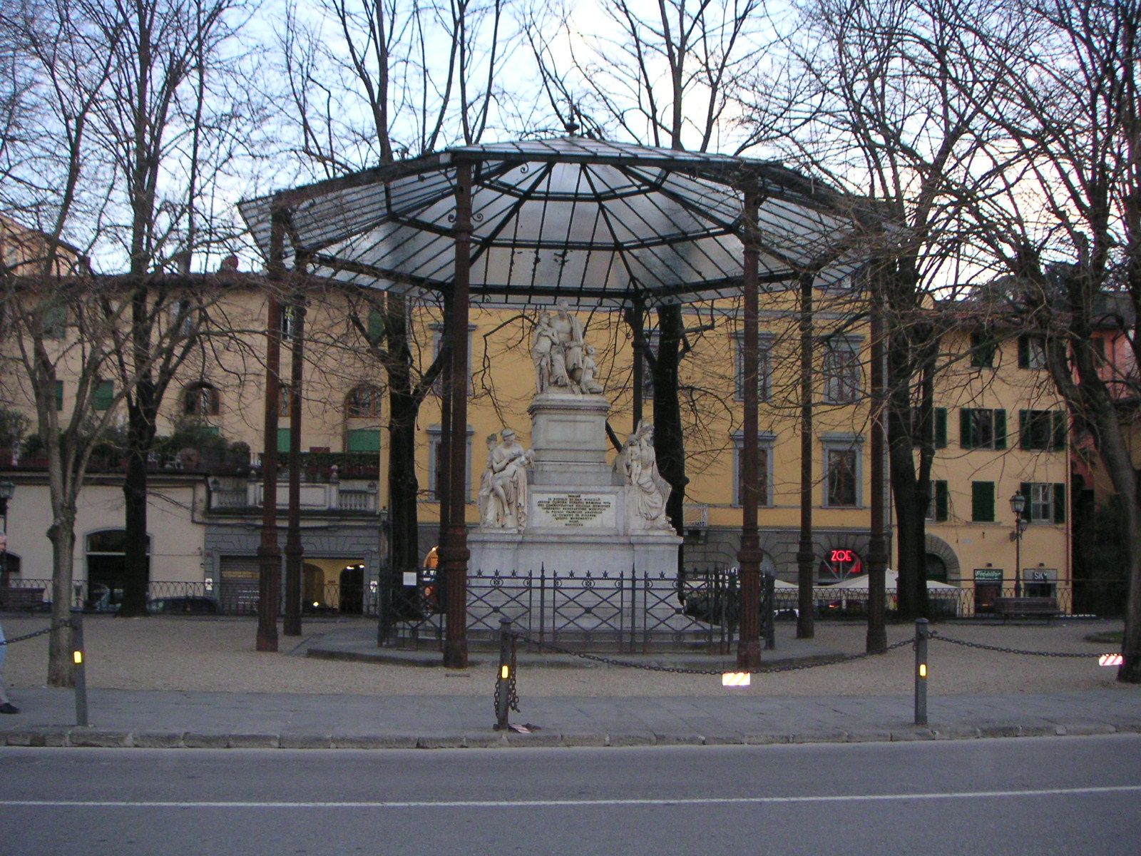 Piazza di Santa Maria Soprarno