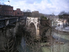 Ponte Rotto