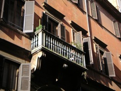 Roman balcony