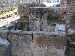 Pompei fountain