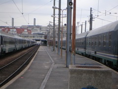 Paris Artesia Train